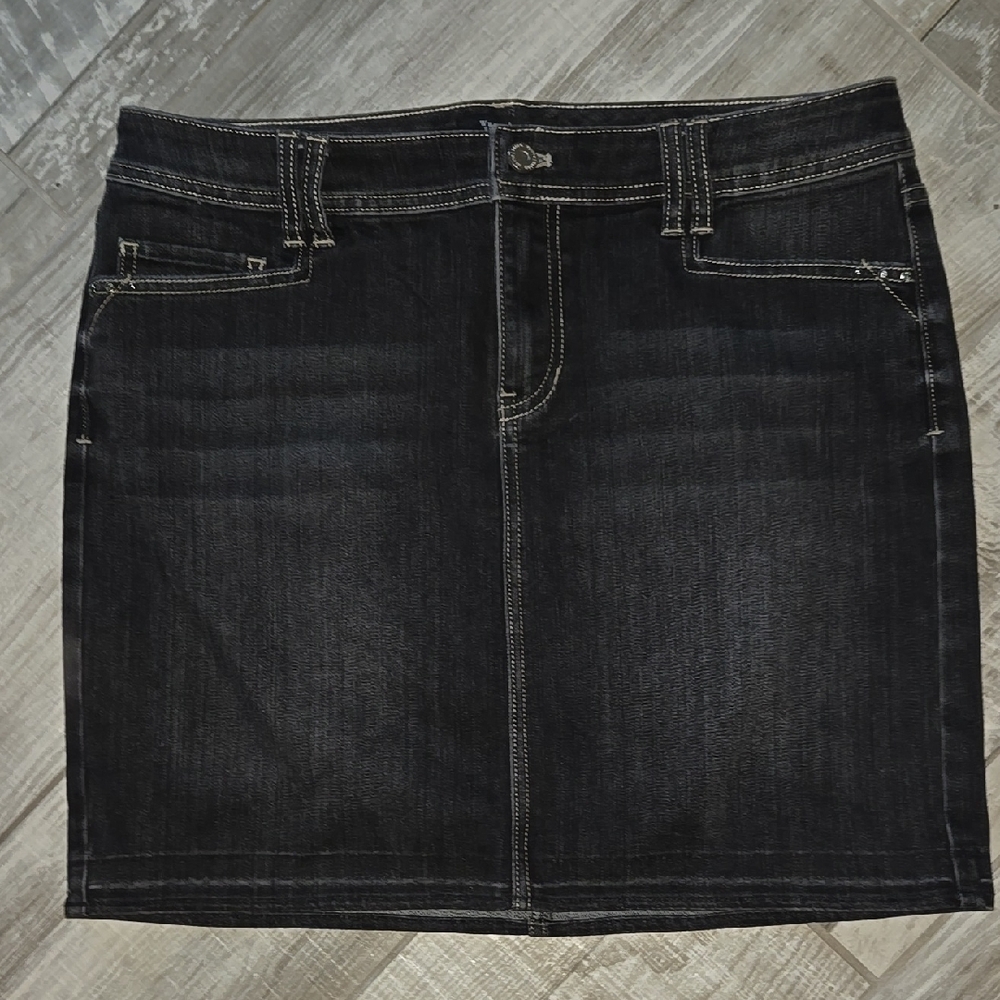 White House Black Market Dark Denim Pencil Skirt